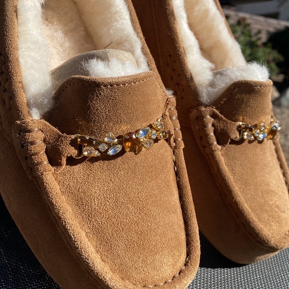 NWT UGG Charm Gem Ansley Slippers-box included